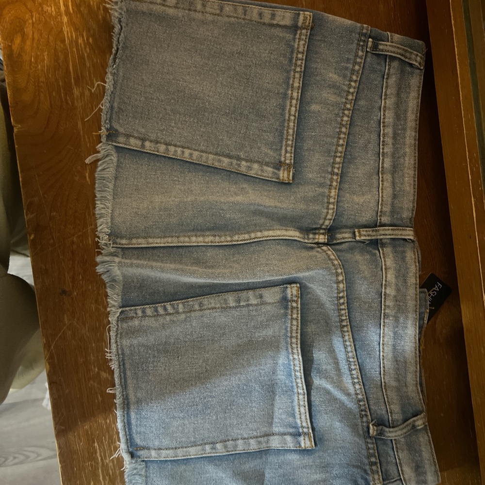 Stylish Denim Mini Skirt with Pockets